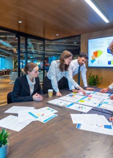 How Companies Use Derivatives To Hedge Risk