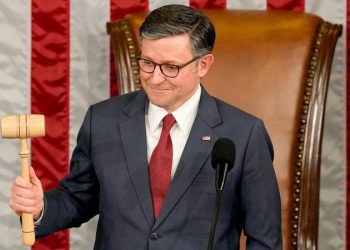 House advances bill to end government shutdown with hours until final vote