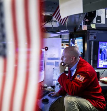 Stocks have their worst quarter since 2022, raising doubts about Trump’s economic playbook