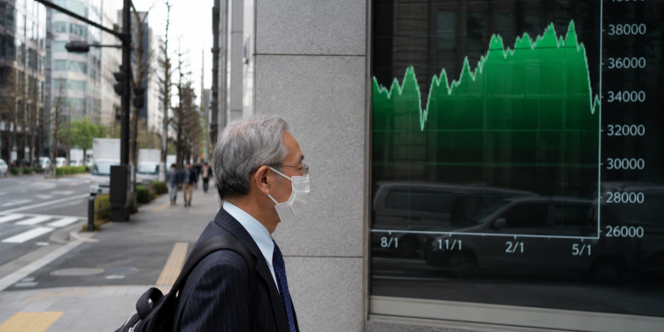 Japan sells foreign stocks in April amid inflation worries